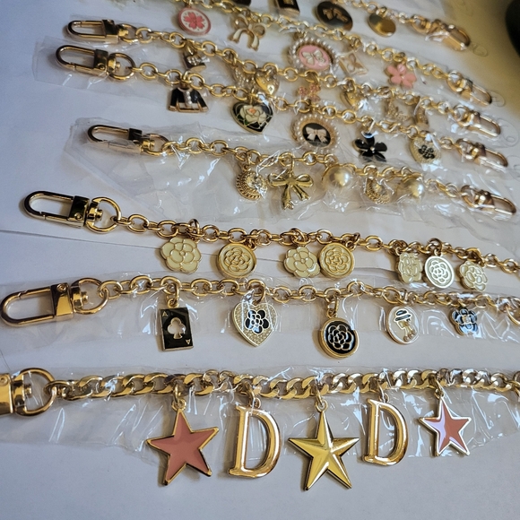 High-quality classic bagcharms/ strap extenders with lobster clasp. - Picture 2 of 13
